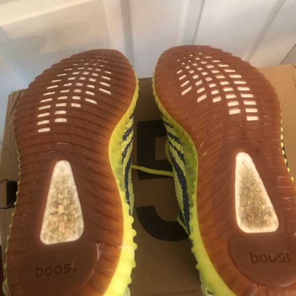 YEEZY BOOST 350 - Picture 9 of 15